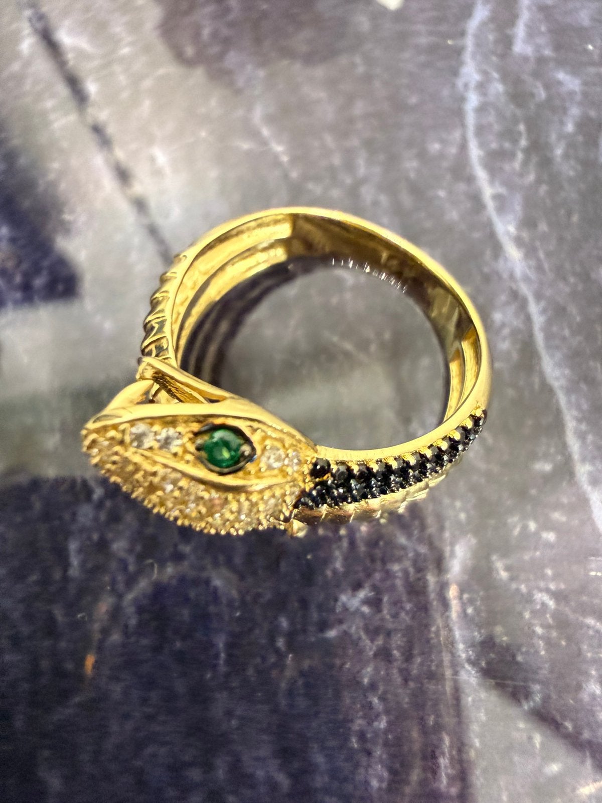 14 karaats gouden unieke massieve slang ring , maat 18 ITALY, Sieraden, Tassen en Uiterlijk, 18 tot 19, Nieuw, Ophalen of Verzenden