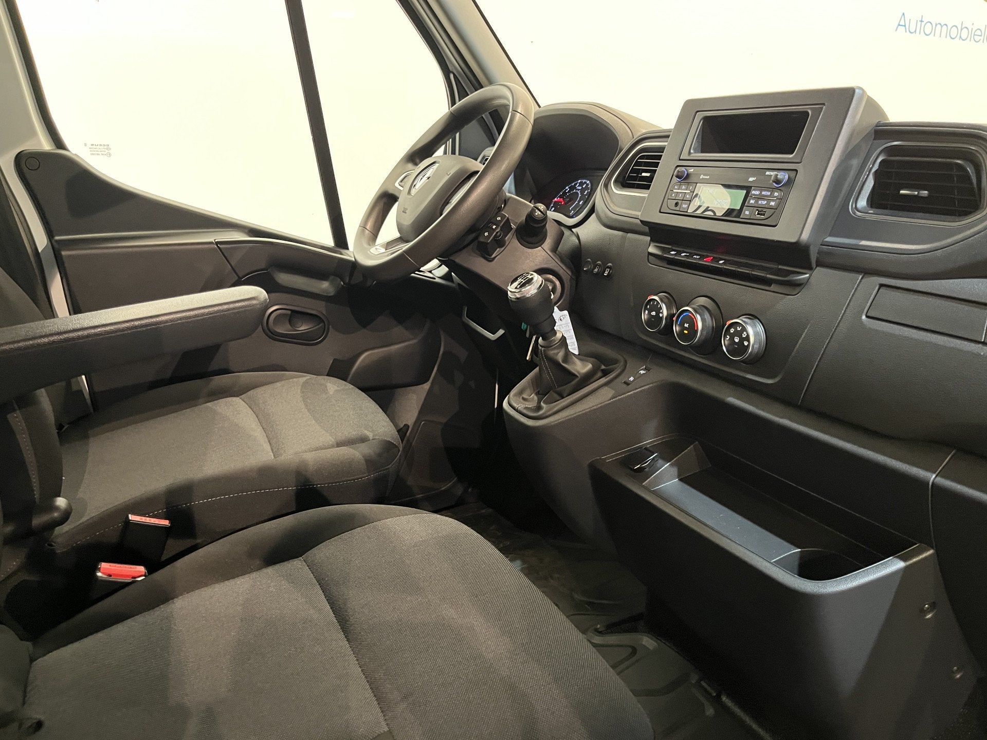 Renault Master 2.3 dCi 145 PK L3 145 PK Open Laadbak / Fassi, Voorwielaandrijving, 145 pk, Stof, Gebruikt