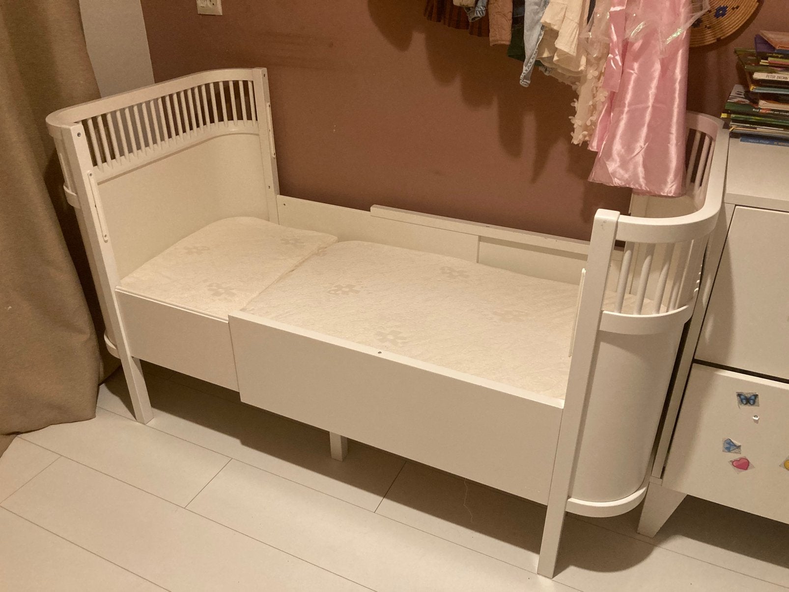 Sebra Kili + matras + dekbed, Ophalen, 70 tot 85 cm, 140 tot 160 cm, Zo goed als nieuw