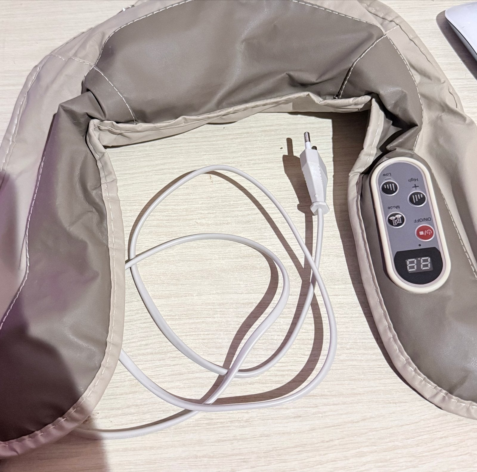 Nek- en schoudermassageapparaat met warmtefunctie, Ophalen of Verzenden, Nieuw, Apparaat