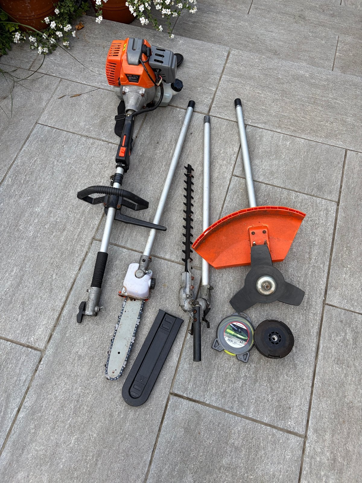4-in-1 heggenschaar, kettingzaag, bosmaaier combinatieset