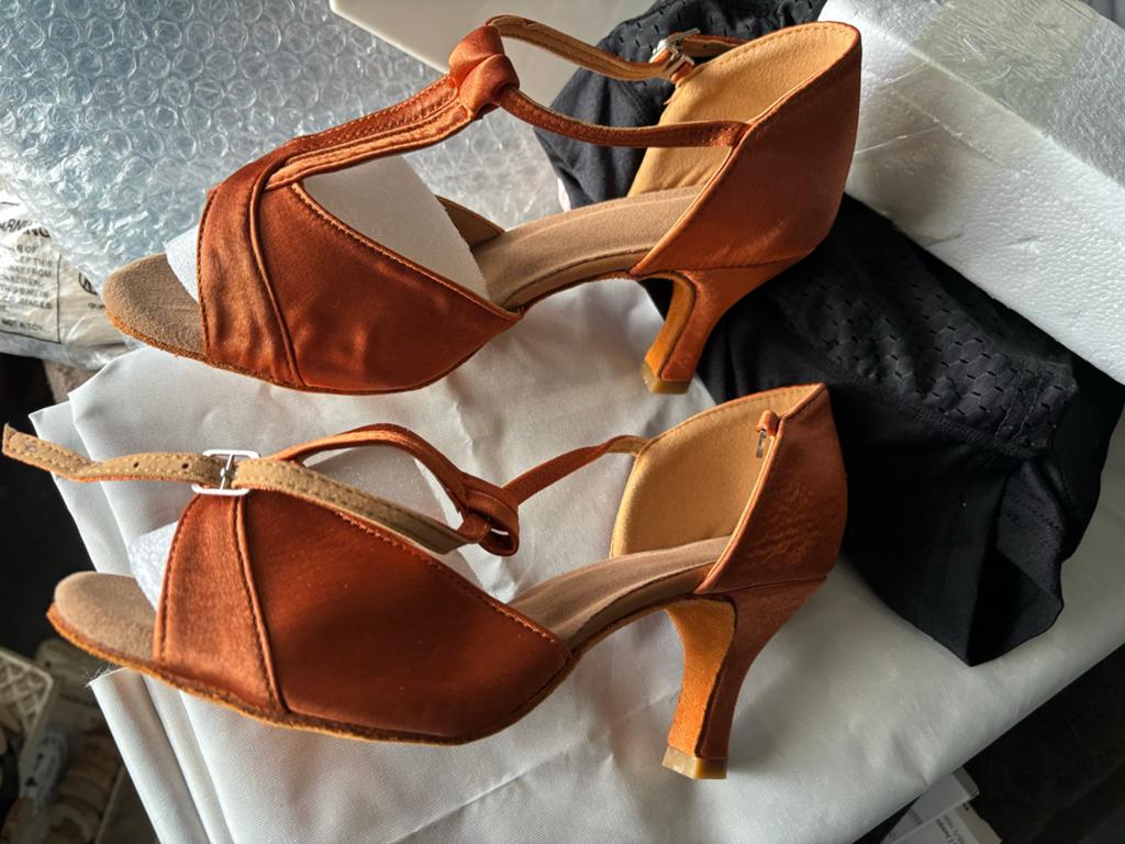Nieuwe Dansschoenen Maat 39 - Oranje/Bruin, Kleding | Dames, Schoenen, Ophalen of Verzenden, Nieuw, Oranje, Dansschoenen