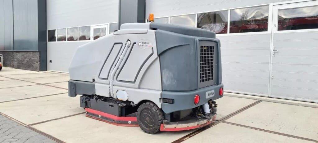 Nilfisk ER 1600 Ride on schrobmachine opzit dweilmachine vee, Ophalen, -, -, -