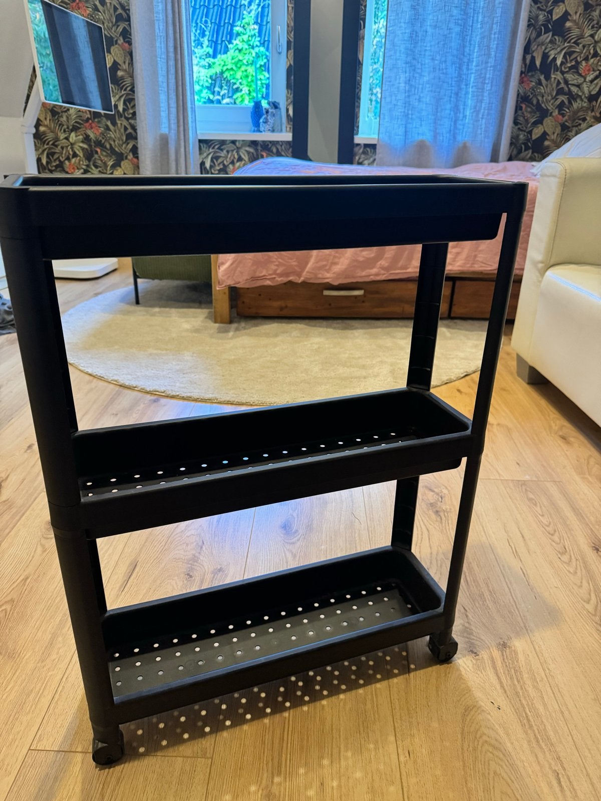 IKEA Vesten kastje op wielen - Zwart, 54x18x71 cm, Ophalen, Zo goed als nieuw