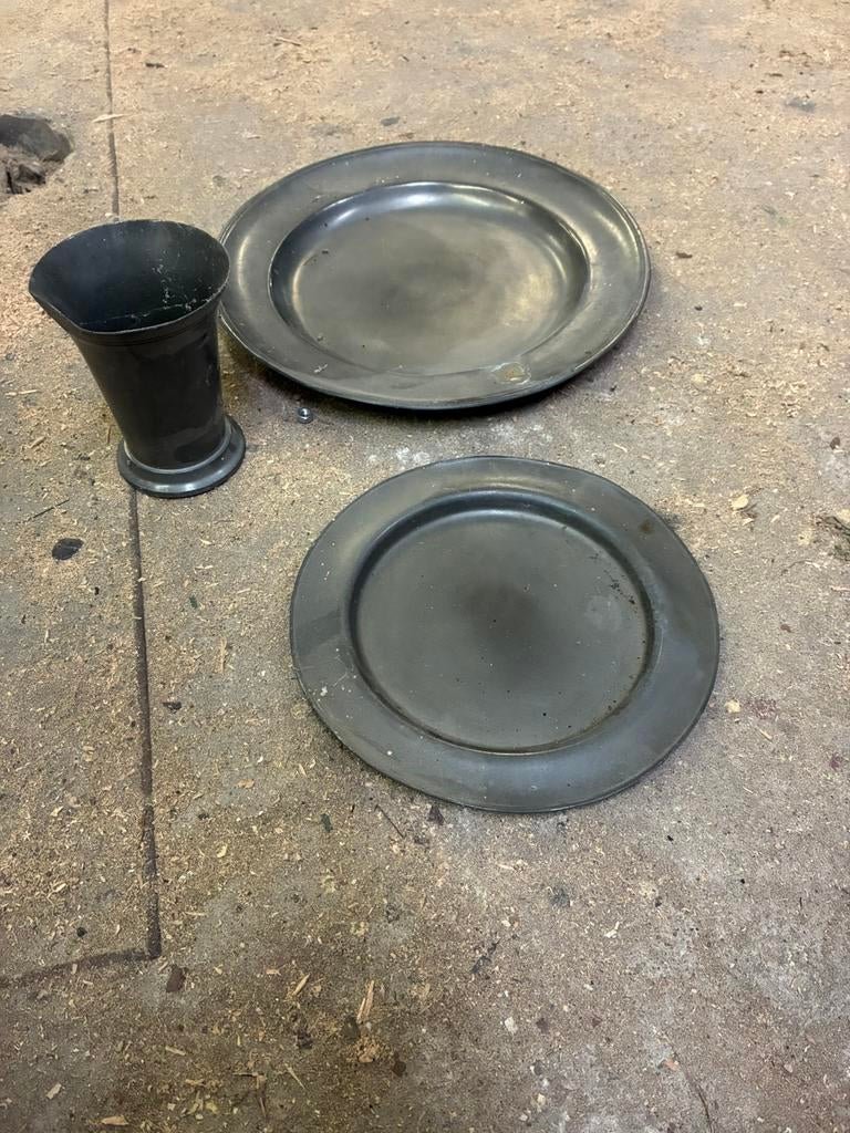 2 tinnen bordjes en beker, Antiek en Kunst, Antiek | Tin, Ophalen