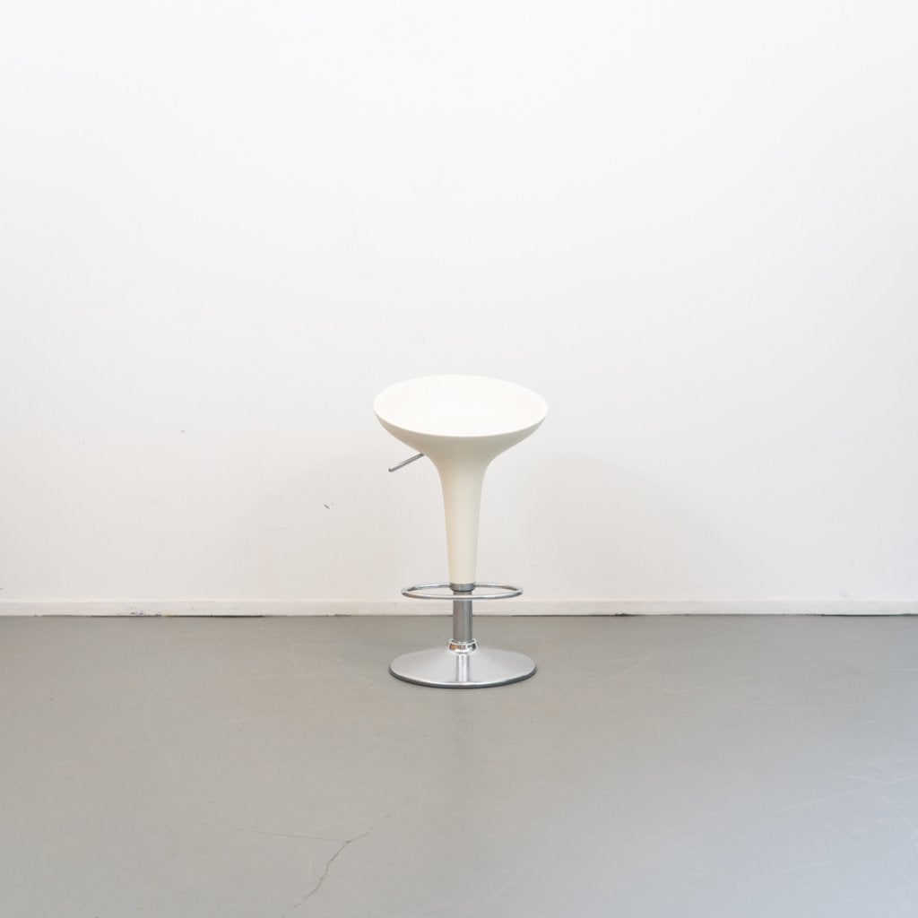 50x Magis Bombo kruk wit / aluminium, Huis en Inrichting, Barkrukken, Niet ingevuld, Kunststof, Niet ingevuld, Zo goed als nieuw