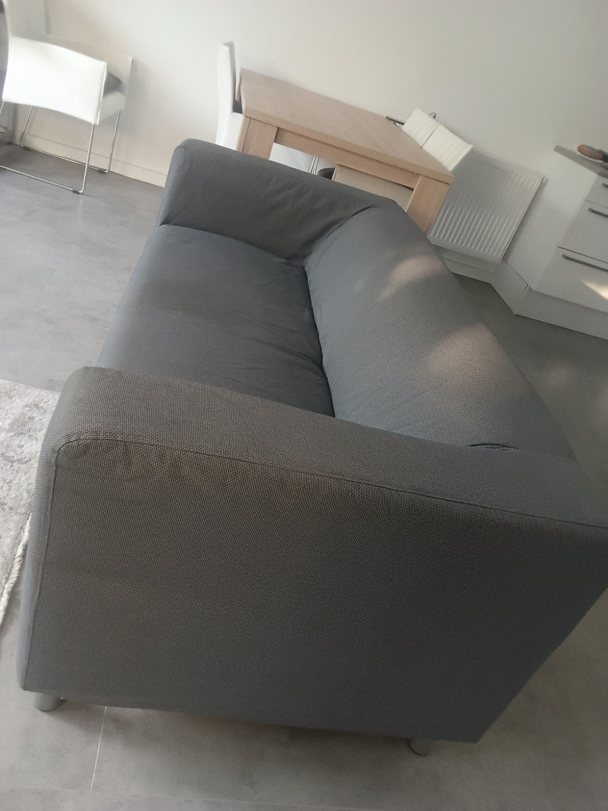 Comfortabele grijze tweezitsbank, Ophalen, Overige materialen, Gebruikt, 150 tot 200 cm