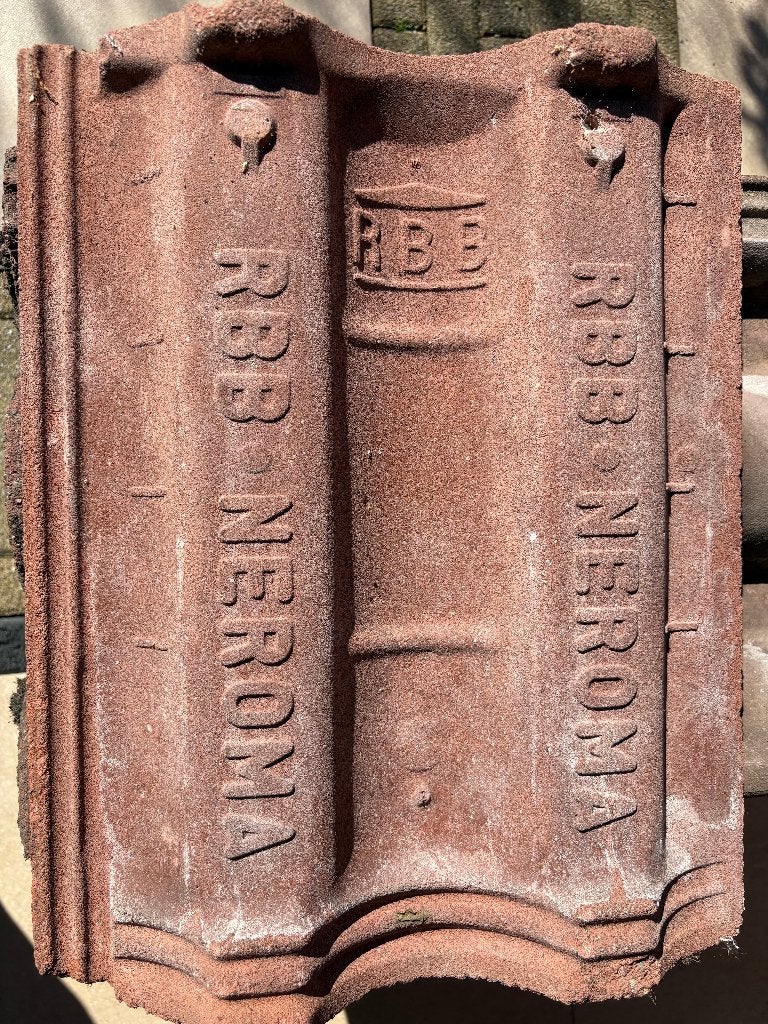 7 stuks RBB Neroma halve dakpannen, Doe-het-zelf en Verbouw, Dakpannen en Dakbedekking, Ophalen, Gebruikt, Steen of Klei, Minder dan 5 m²