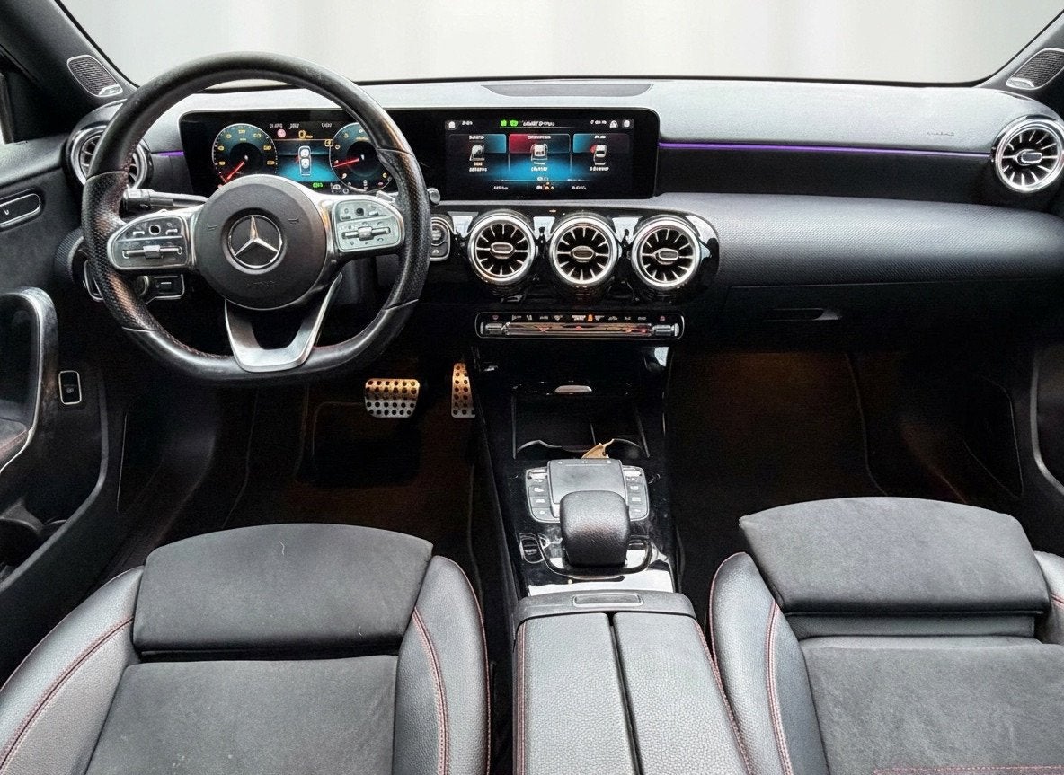 Mercedes-Benz A-klasse 200 Business Solution AMG styling, bu, Auto's, Dealer onderhouden, Gebruikt, Euro 6, 4 cilinders