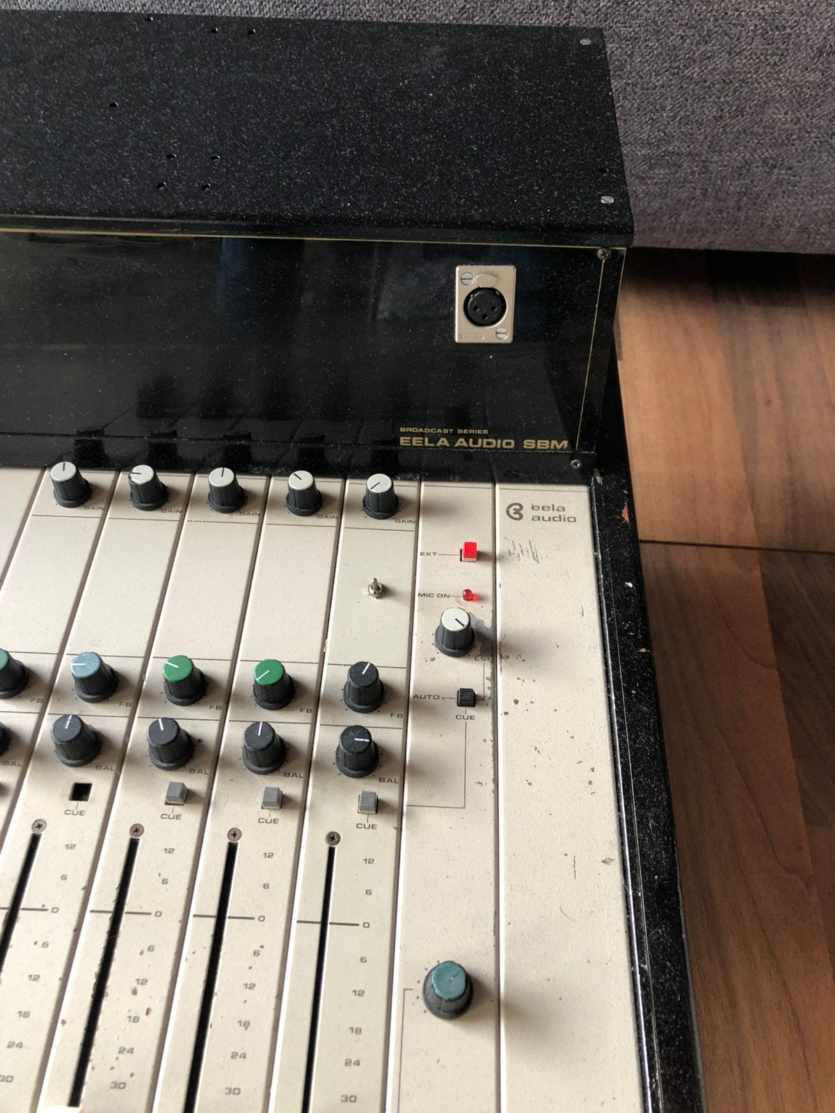 Eela sbm???, Muziek en Instrumenten, Mengpanelen, Ophalen, Zo goed als nieuw