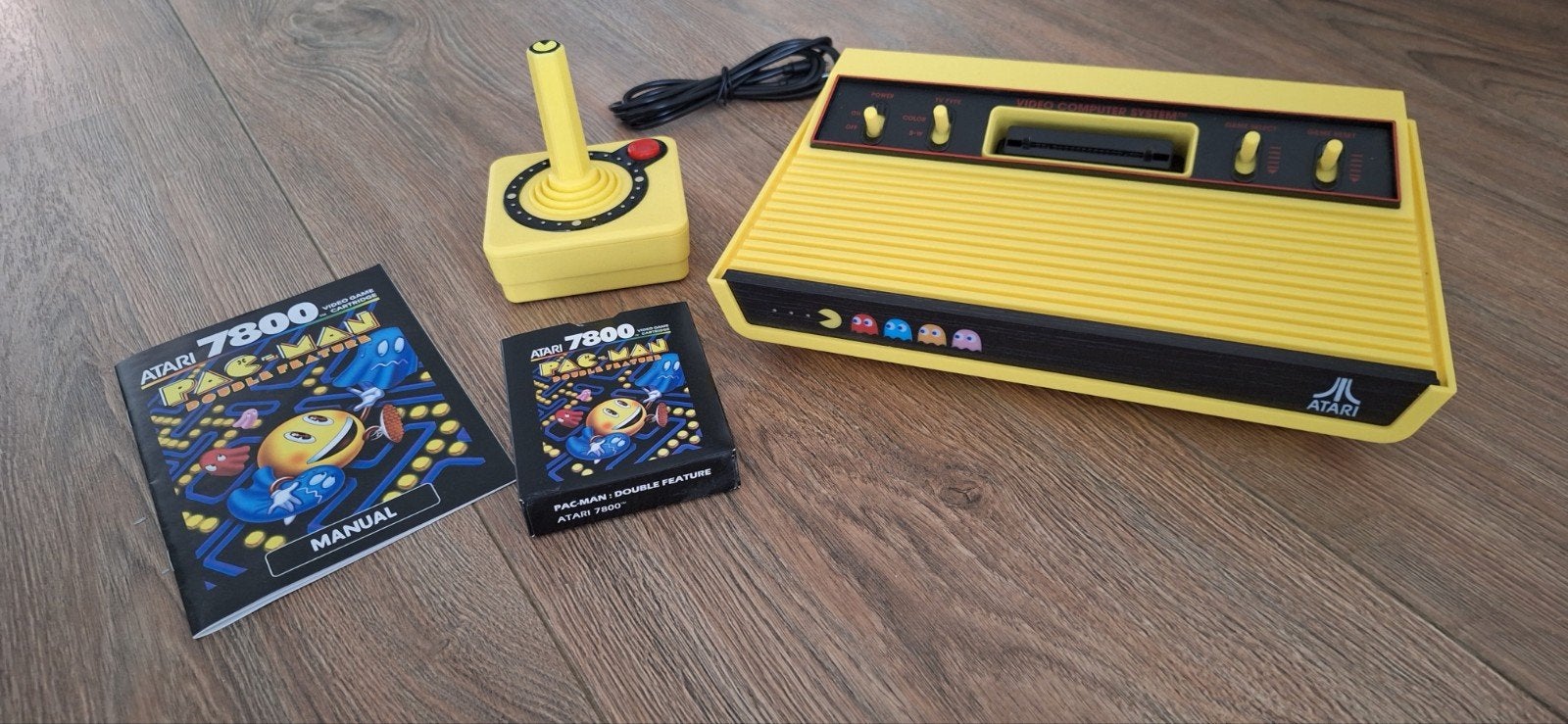 Atari 2600+ Pac-Man Edition - Zo goed als nieuw, Met games, Ophalen of Verzenden, Zo goed als nieuw, Met 1 controller