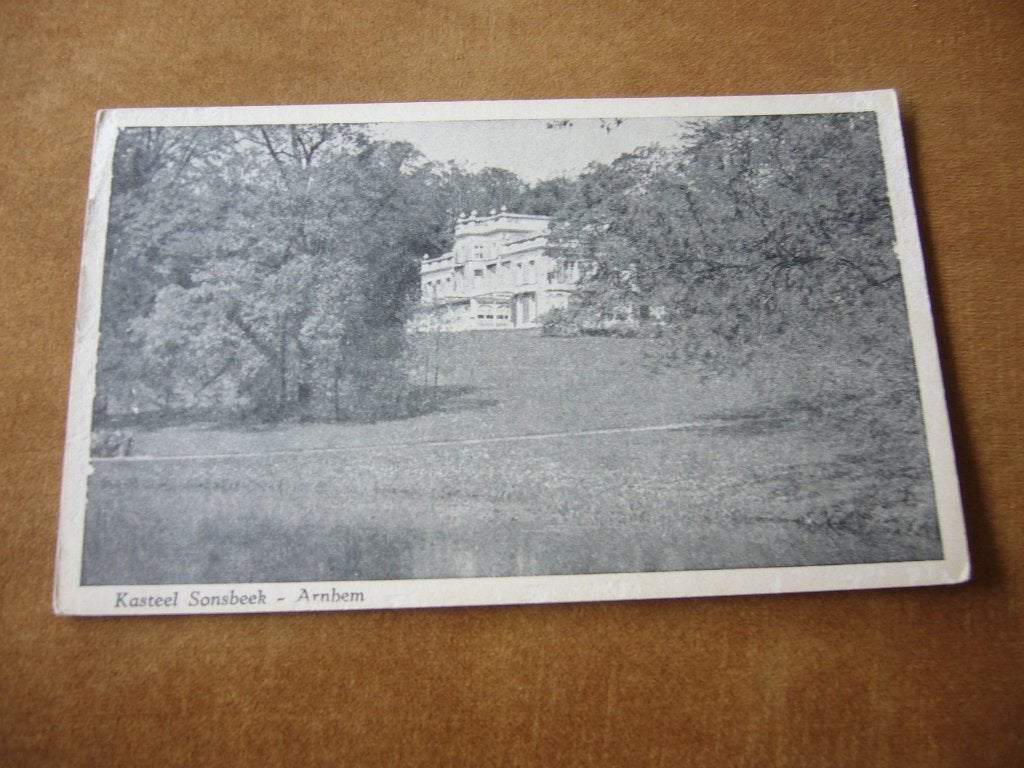 ARNHEM  =  KASTEEL  SONSBEEK, Verzamelen, Ansichtkaarten | Nederland, Verzenden, 1940 tot 1960, Ongelopen, Gelderland
