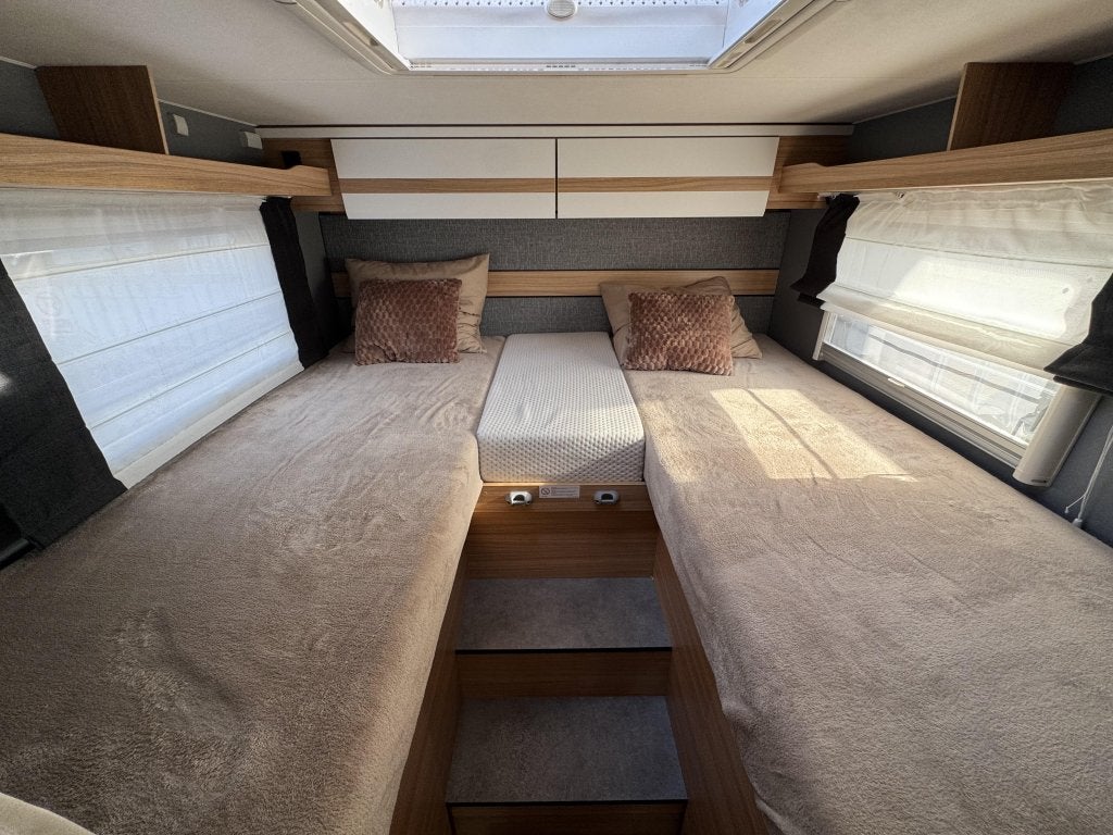 Dethleffs Just 90 T 7052 ENKELE BEDDEN+HEFBED ZONNEPANEEL, 6 tot 7 meter, Bedrijf, Tot en met 4, Minder dan 3 maanden geleden