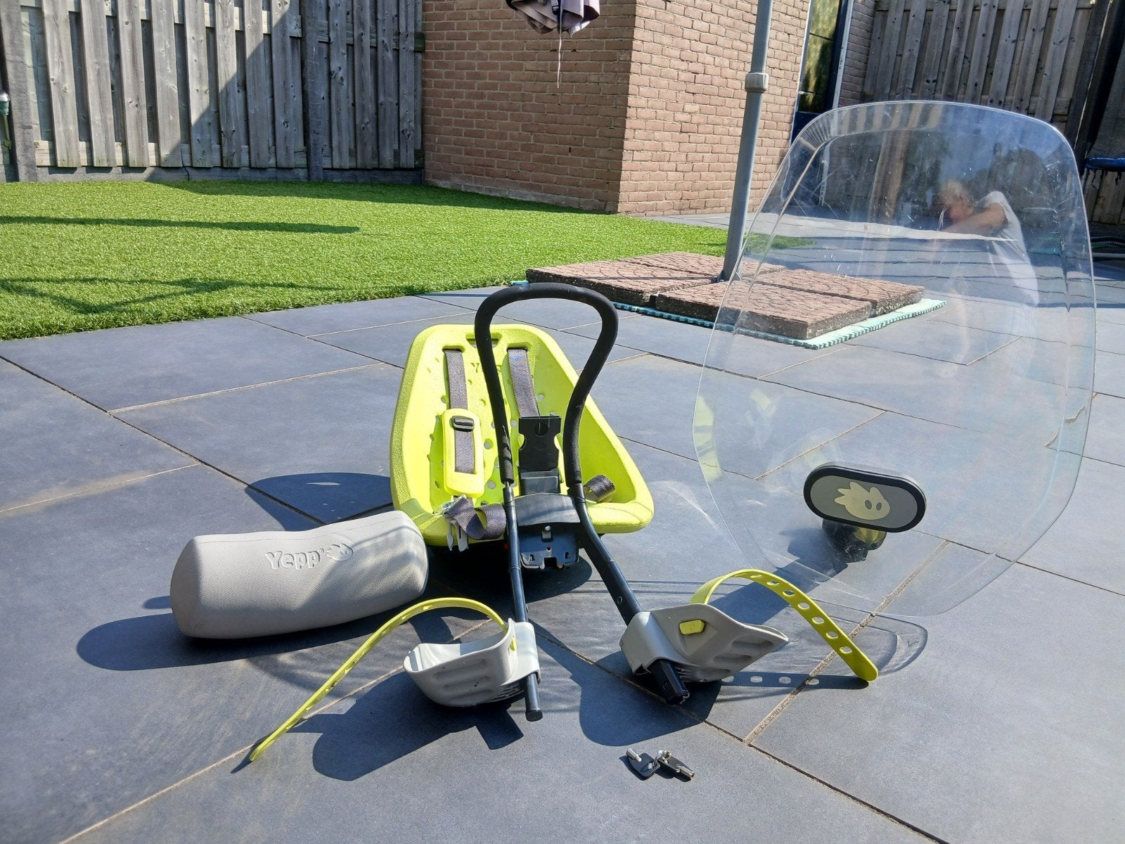 Yepp mini zitje incl. windscherm en slaaprol kleur lime., Ophalen, Voorzitje, Yebb, Gebruikt