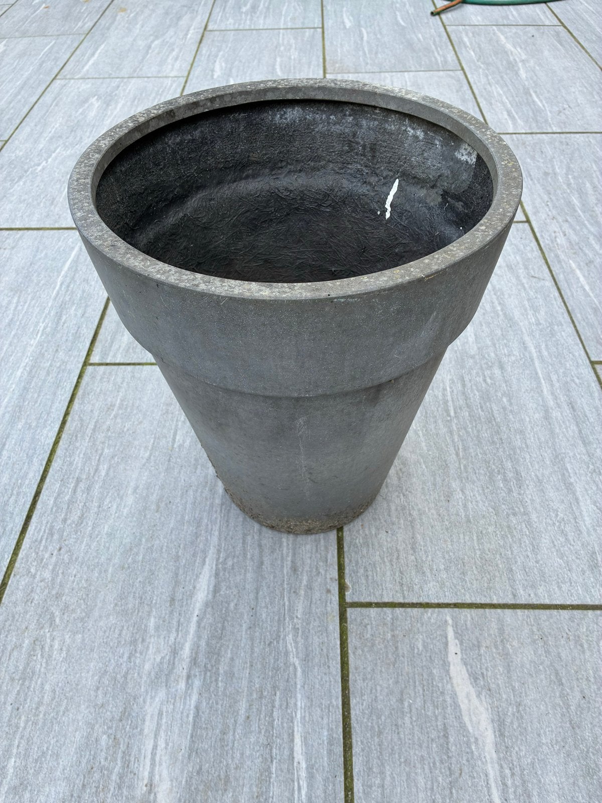 Grijze bloempot van beton/steen, gebruikt, Gebruikt, Rond, Binnen, Beton