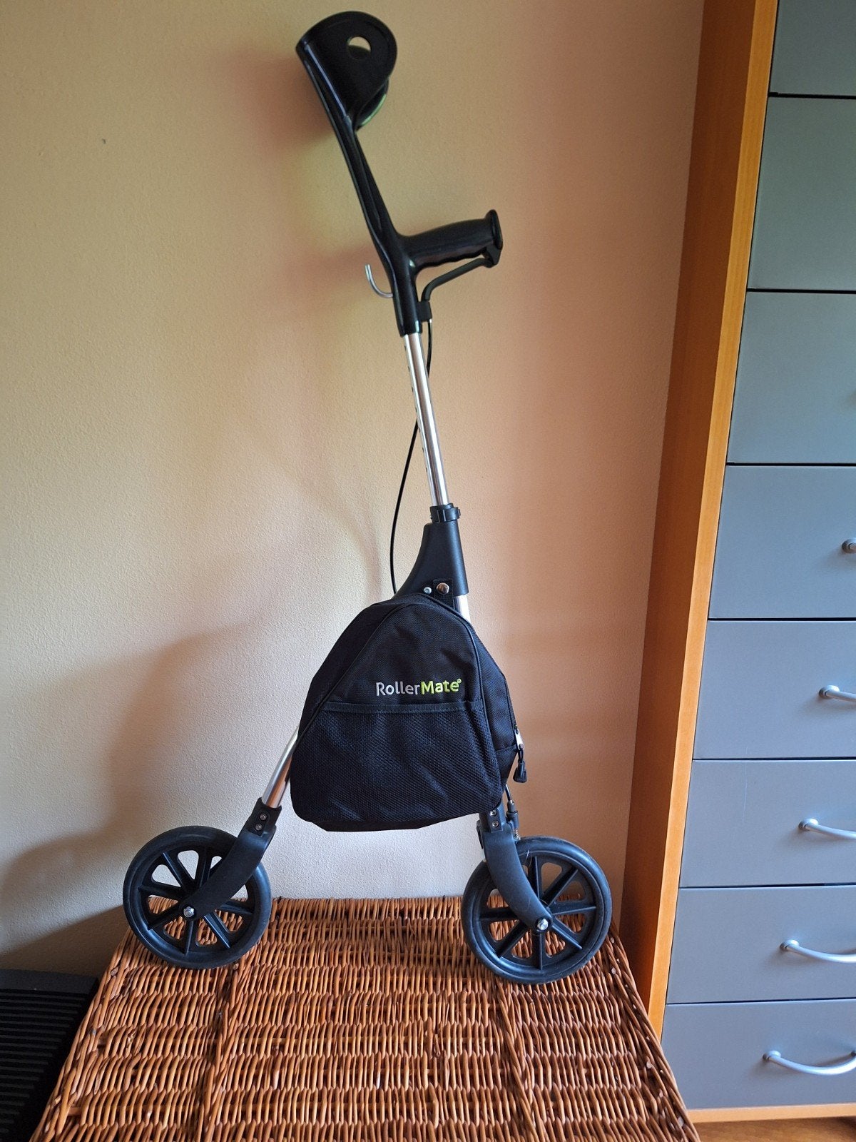 Rollermate, alternatief voor rollator, Ophalen, Lichtgewicht, Zo goed als nieuw