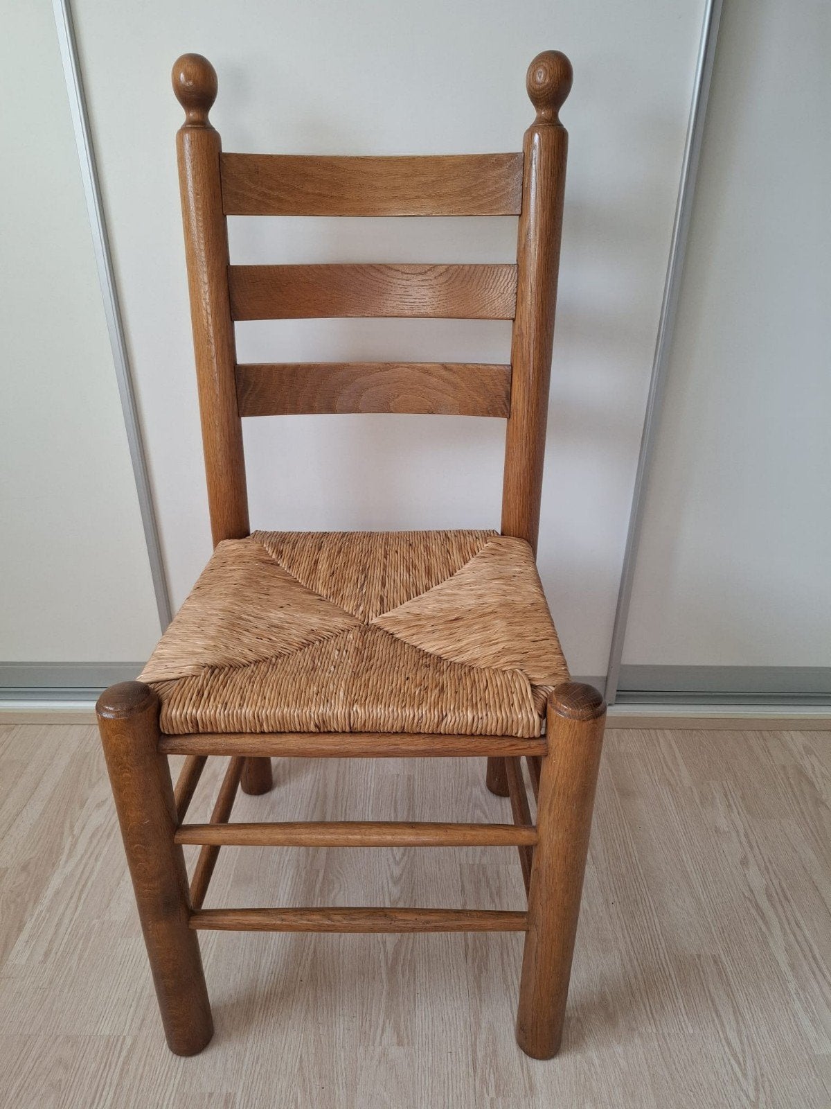 4 Vintage Eikenhouten Stoelen met Bies Zitting, Ophalen