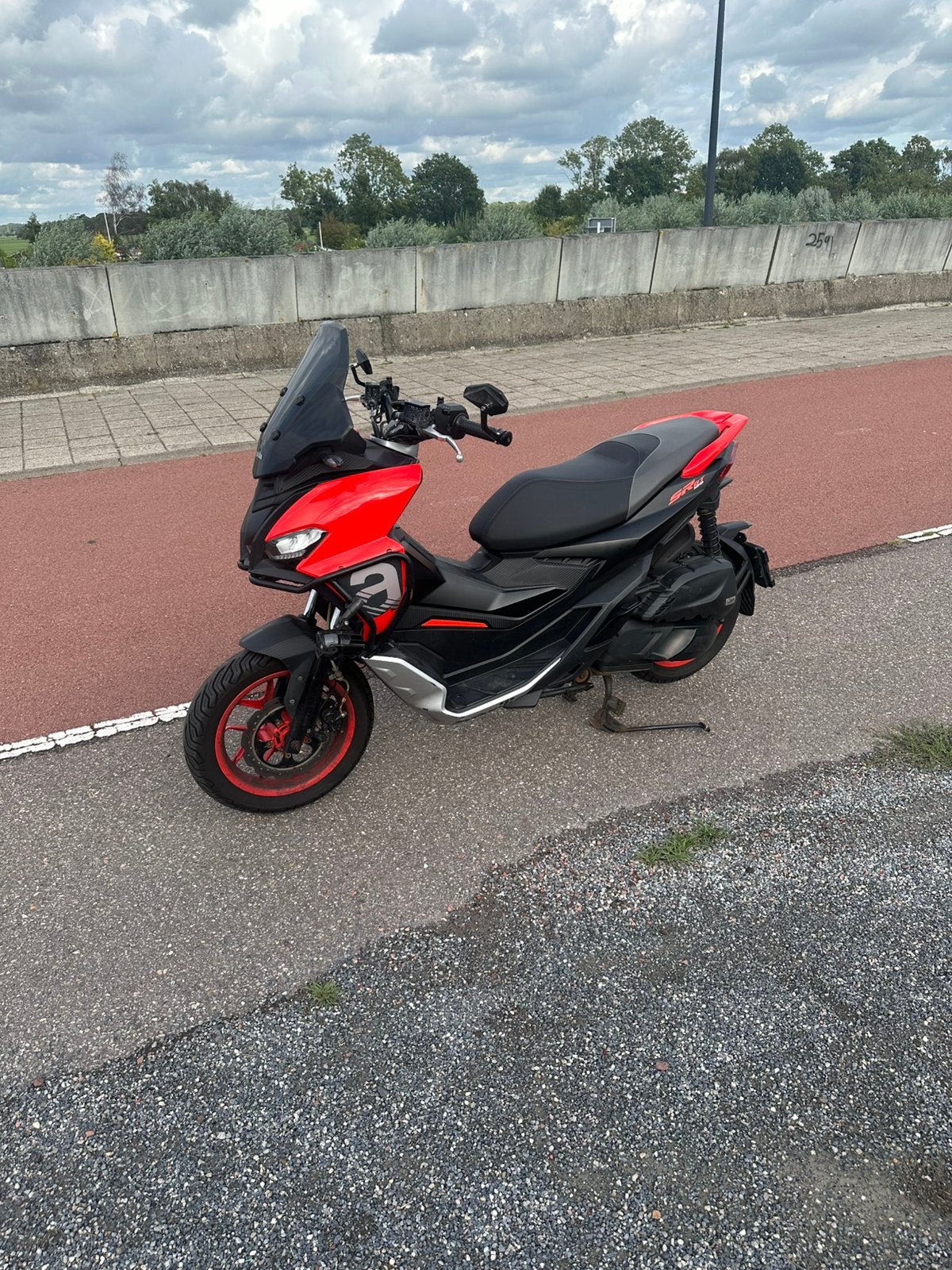 Aprilia SR GT 125 2023, Overige modellen, Ophalen of Verzenden, Zo goed als nieuw, Benzine