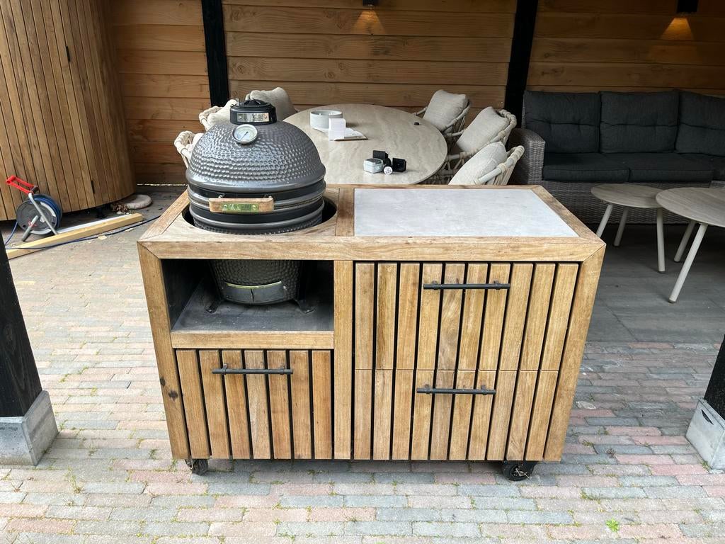 Grill Guru compact BBQ met buitenkeuken meubel, Tuin en Terras, Houtskoolbarbecues, Ophalen of Verzenden, Zo goed als nieuw