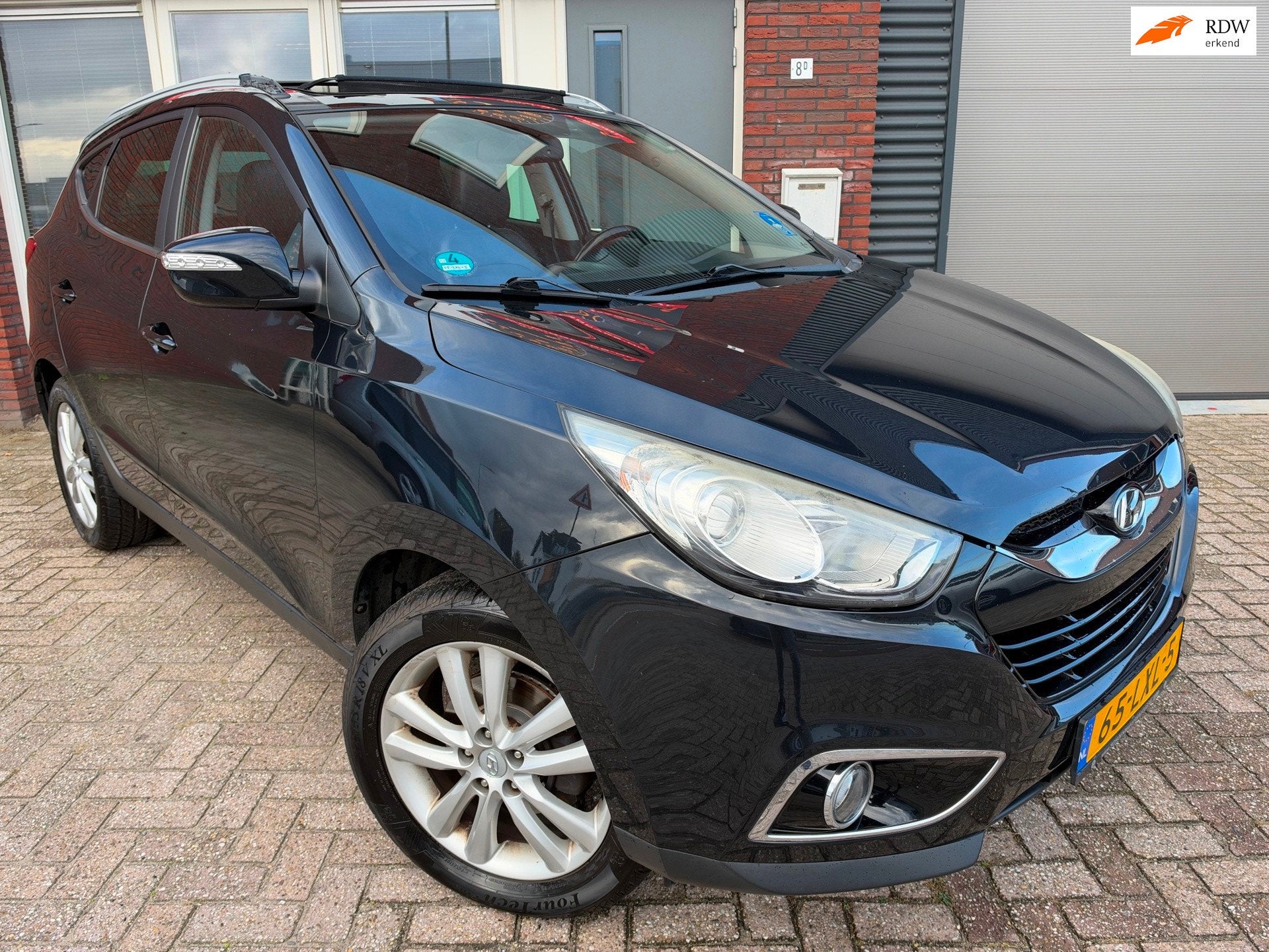 Hyundai Ix35 2.0i i-Catcher / Pano / Leder / Navi / Camera /, Auto's, Gebruikt, 4 cilinders, Met garantie (alle), Leder en Stof