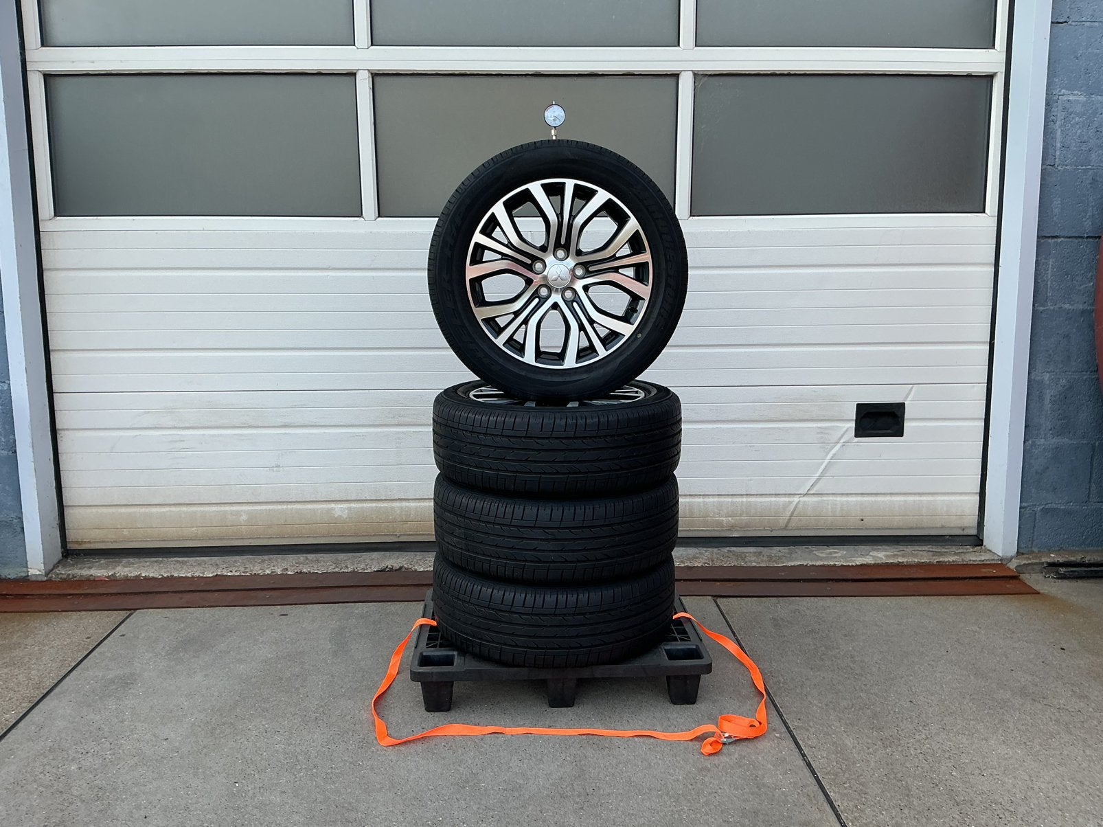 Origineel  Mitsubishi  ASX. Outlander Zomerset 225 - 55 - 18, Auto-onderdelen, Banden en Velgen, Ophalen, 18 inch, Gebruikt, Banden en Velgen