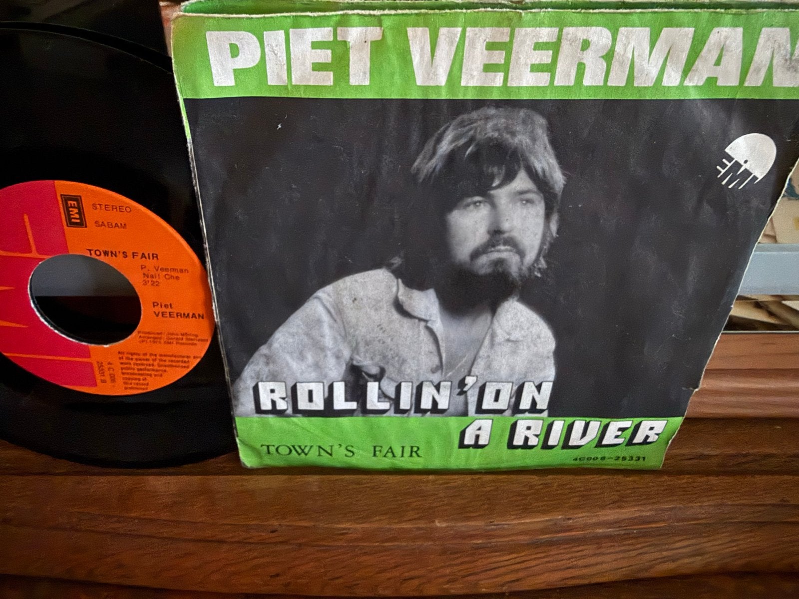 Piet Veerman - Rollin' On A River / Town's Fair (Single), Fotohoes, Ophalen of Verzenden, Zo goed als nieuw, Nederlandstalig