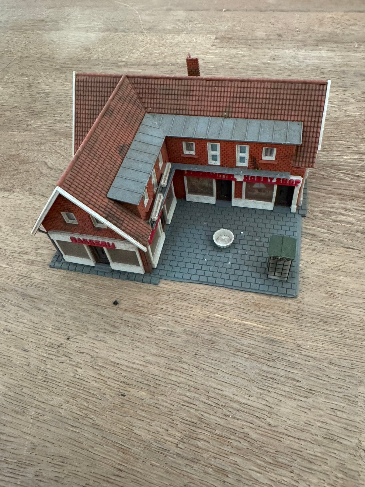 Heljan B225 / 1775 H0 winkelcentrum Butikstorv origineel, Overige merken, Gebruikt, Gelijkstroom of Wisselstroom, Brug, Tunnel of Gebouw