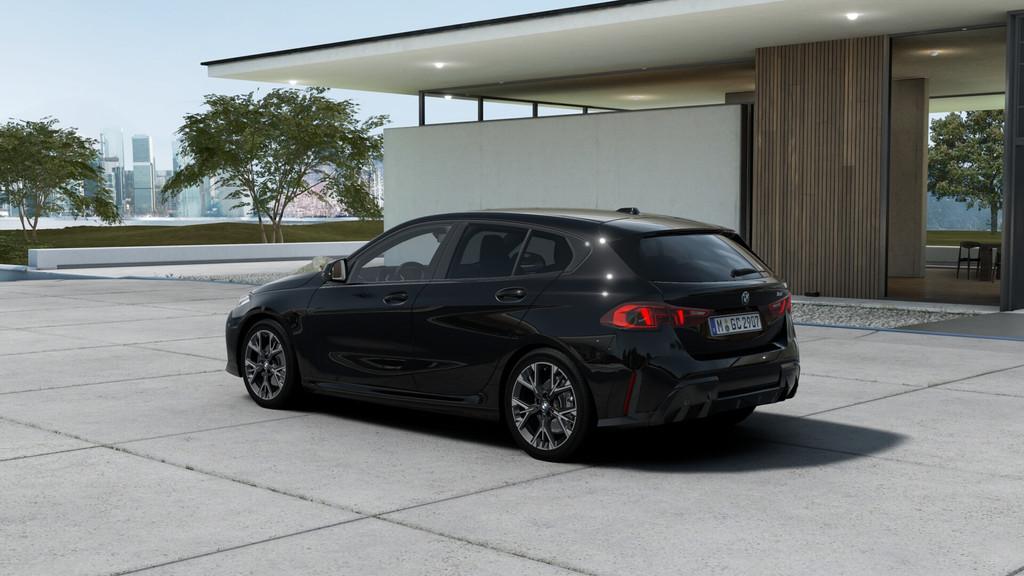 BMW 1 Serie 120 M Sport Automaat / Sportstoelen / Achteruitr, Zwart, 156 pk, Zwart, Bedrijf