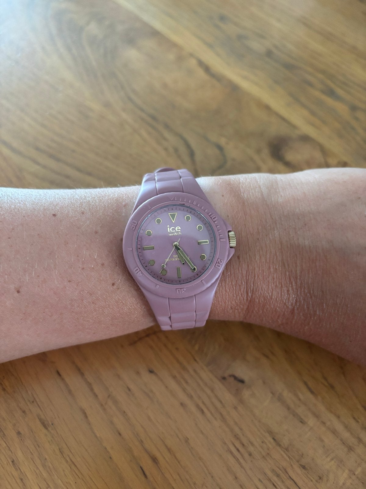 Ice Watch Polshorloge Roze/Goud - Zo goed als nieuw, Sieraden, Tassen en Uiterlijk, Horloges | Dames, Overige merken, Kunststof