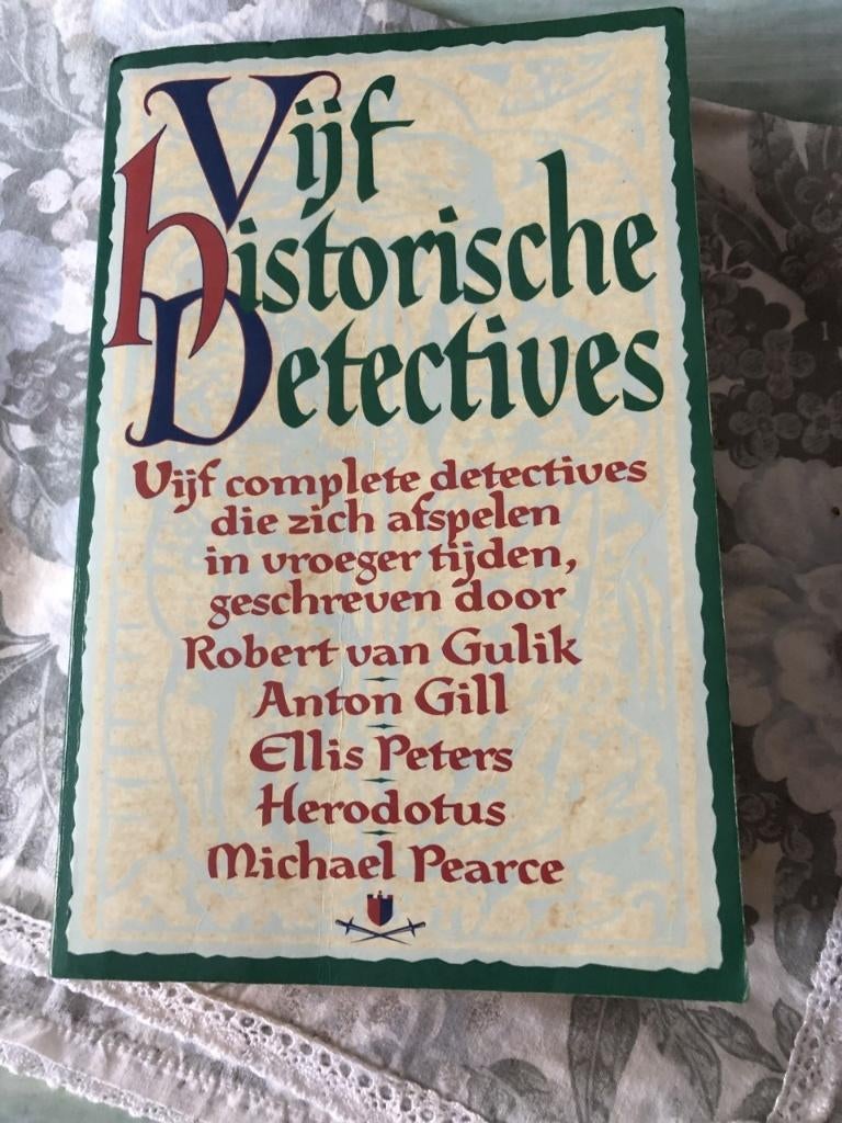 Vijf historische detectives die zich afspelen in vroeger tij, Boeken, Detectives, Ophalen of Verzenden, Zo goed als nieuw
