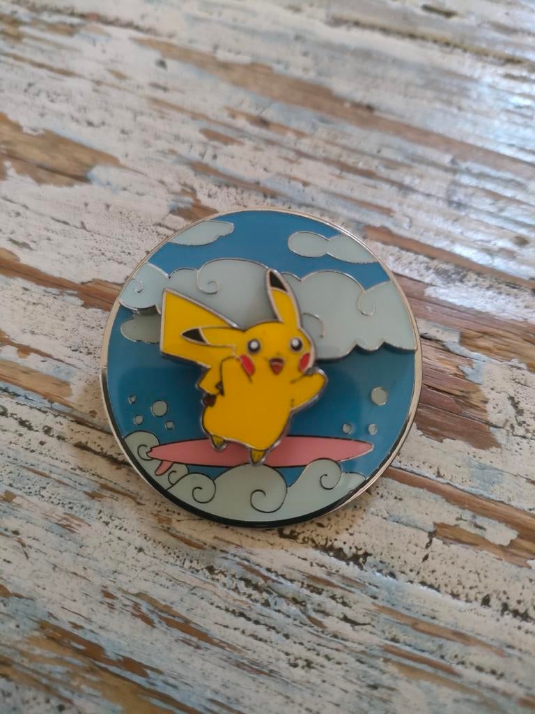 Pokémon Celebrations Surfing Pikachu Pin (25th Anniversary), Ophalen of Verzenden