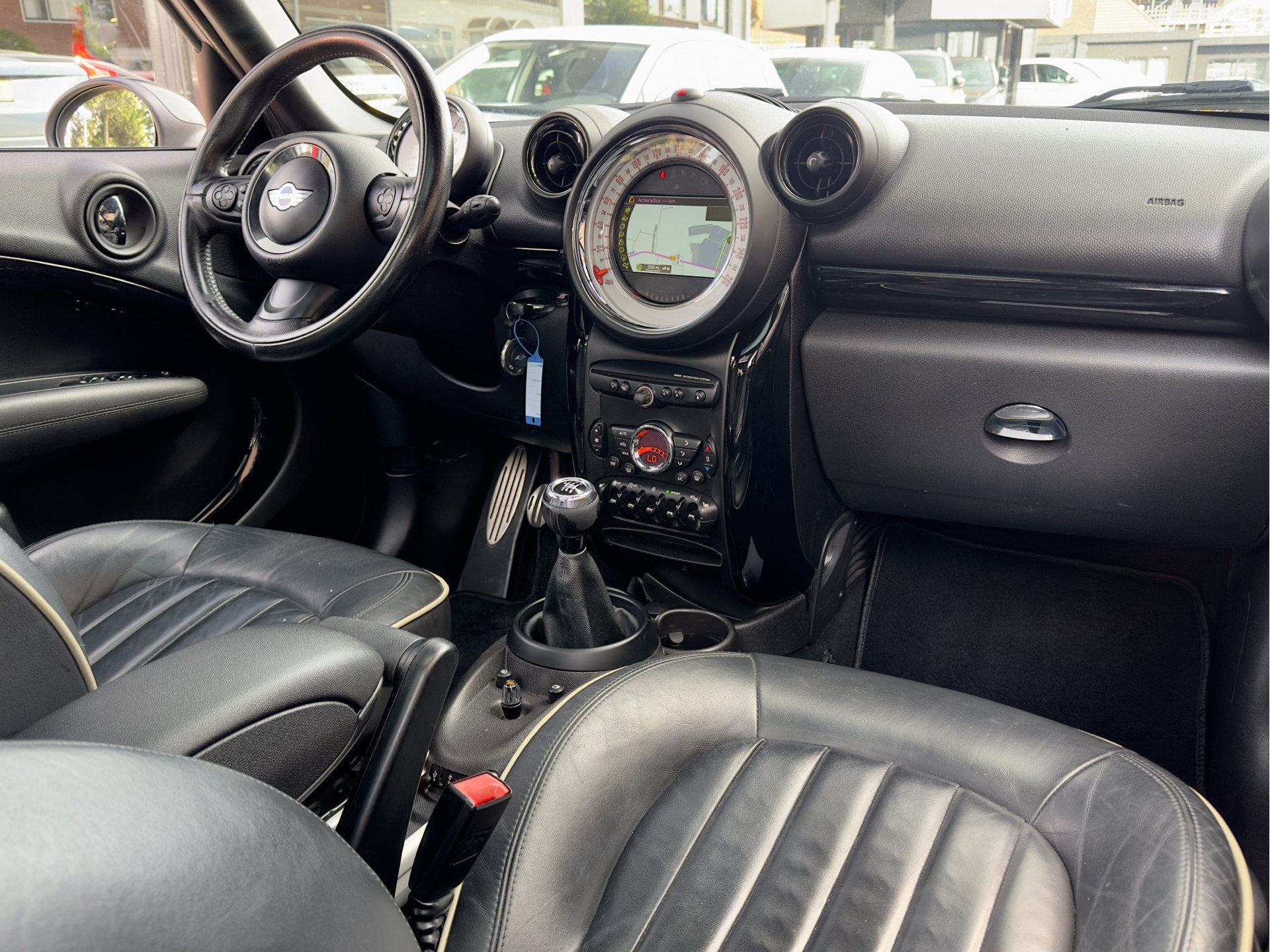 MINI Countryman 1.6 Cooper S WORKS-DESIGN 101D.KM! PANODAK L, Voorwielaandrijving, Gebruikt, Wit, Handgeschakeld