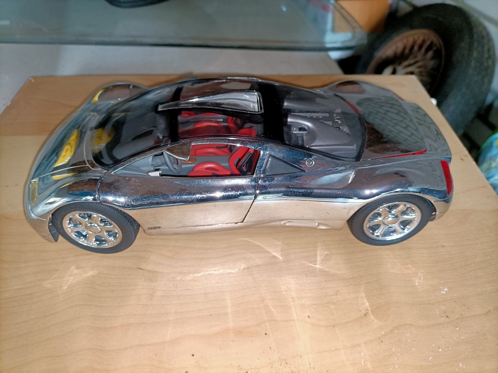 Audi Avus Quattro 1/18, Ophalen, Zo goed als nieuw