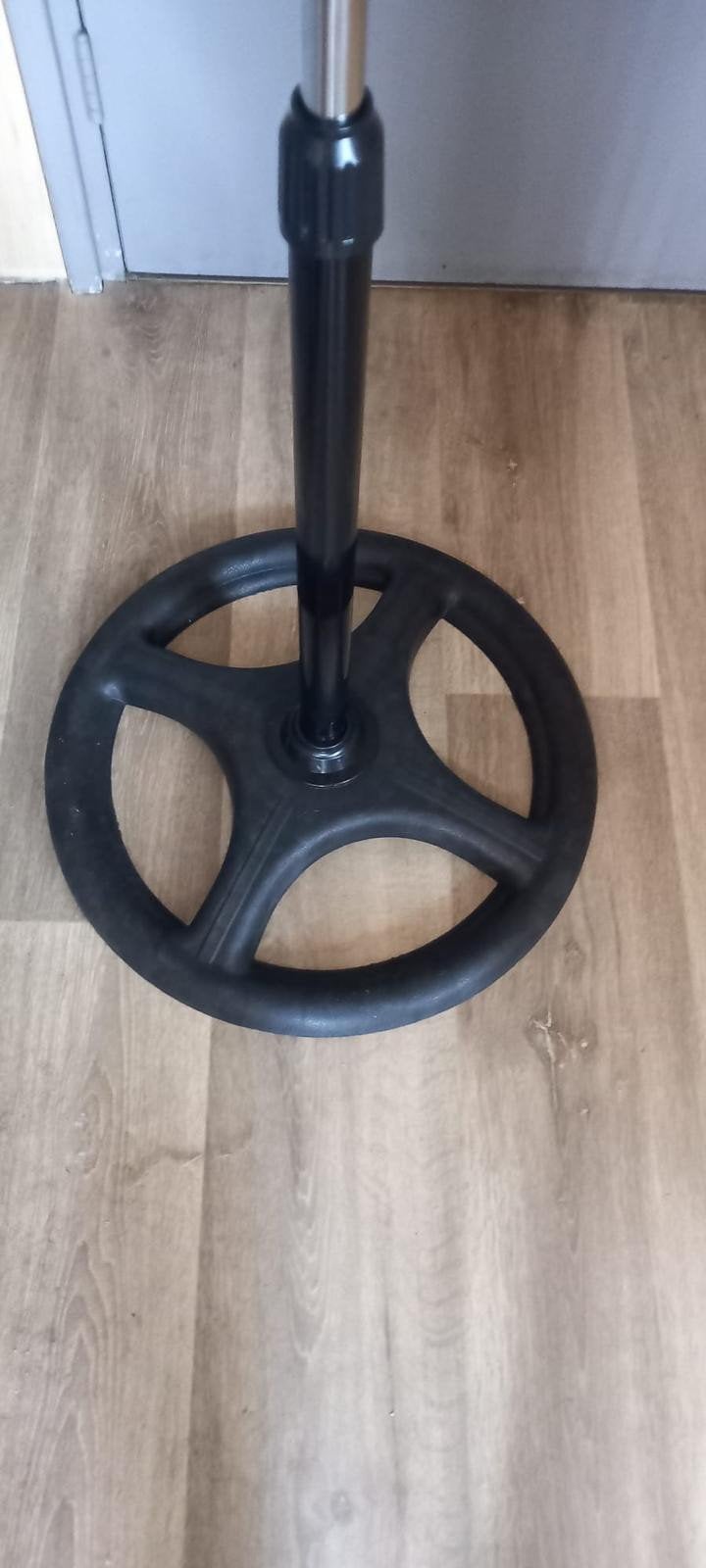 Foto 3 van Nieuwe krachtige ventilator 100W met stabiele voet
