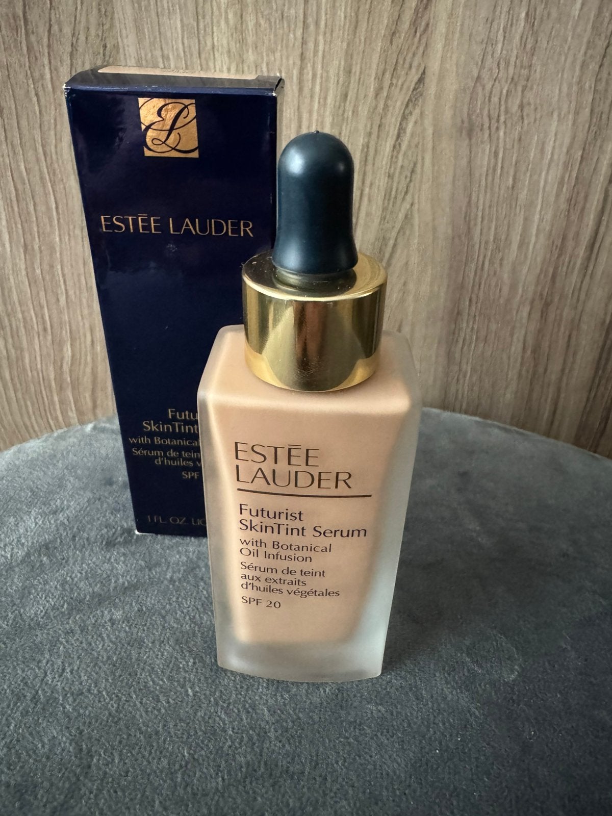 Estee Lauder 3C2 Skintint, Ophalen of Verzenden, Zo goed als nieuw, Gehele gezicht
