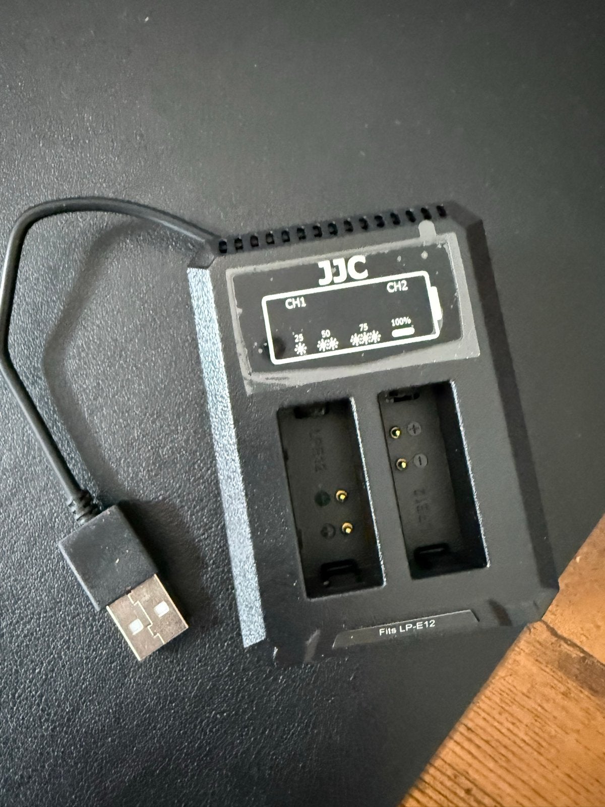 JJC USB Dual Batterijlader voor Canon LP-E12, Ophalen of Verzenden, Gebruikt