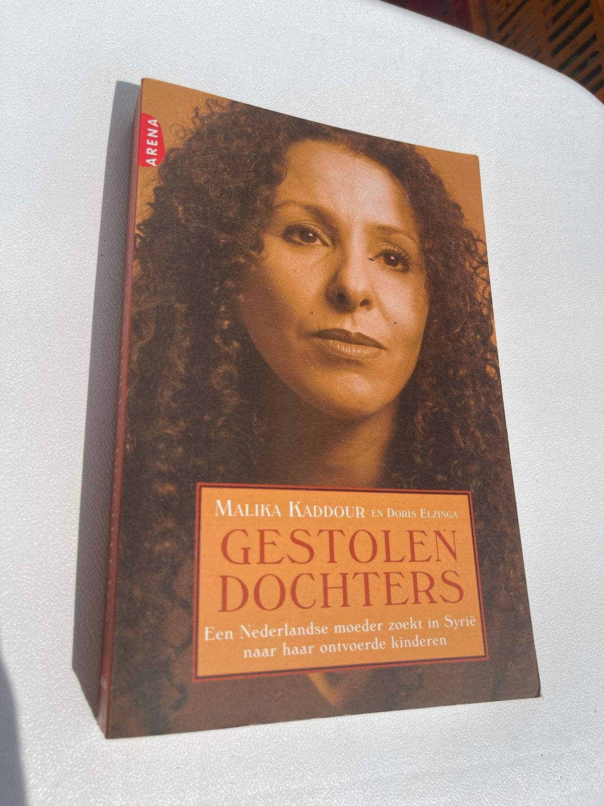 Gestolen Dochters - Malika Kaddour & Doris Elzinga, Ophalen of Verzenden, Gelezen, Overige