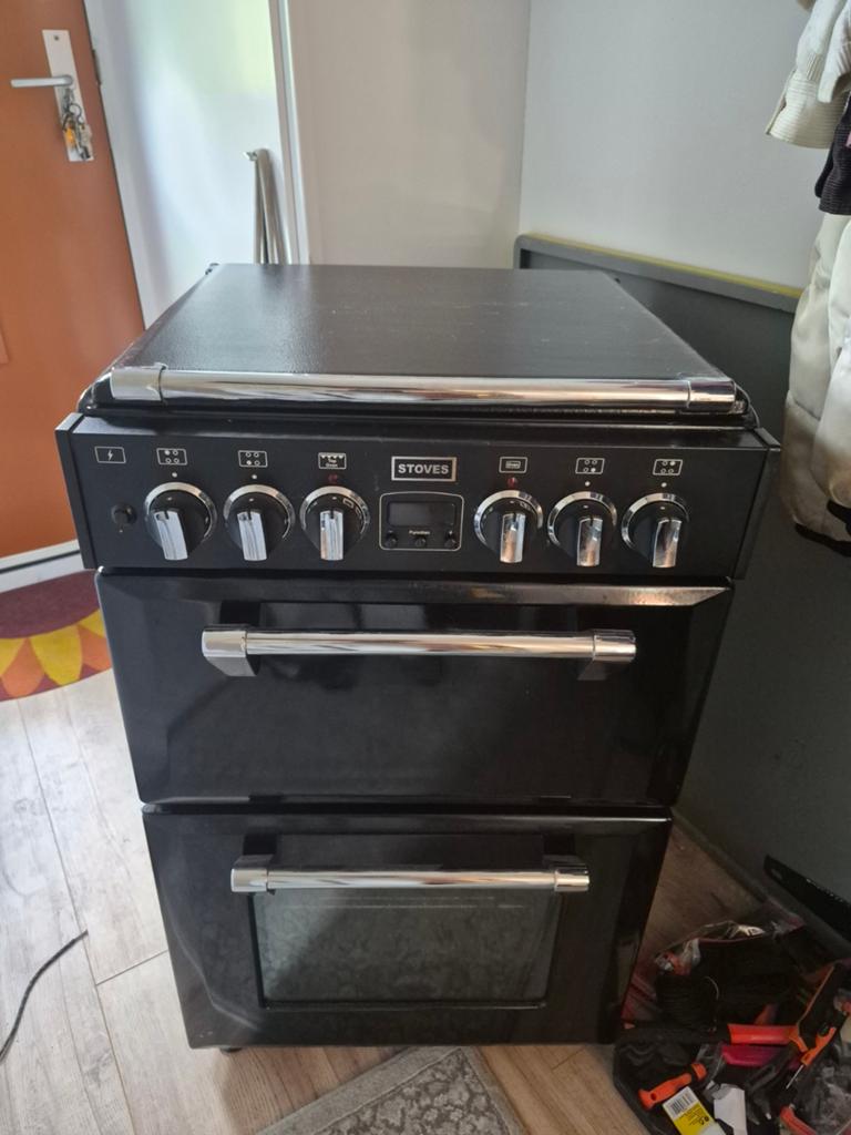 Stoves Richmond 600 DFT Zwart Gasfornuis met 2 Ovens, Ophalen, Gebruikt, 4 kookzones, Energieklasse A of zuiniger