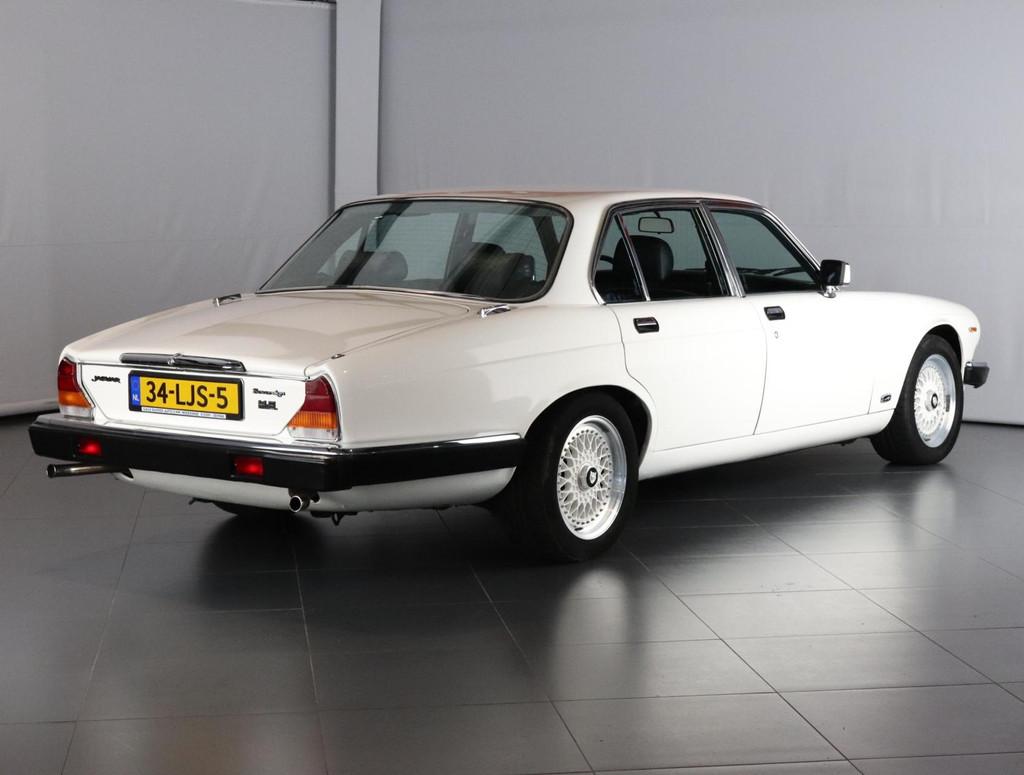 Jaguar Sovereign 5.3 V12 HE Sovereign, Auto's, Oldtimers, Automaat, Zwart, Wit, Leder