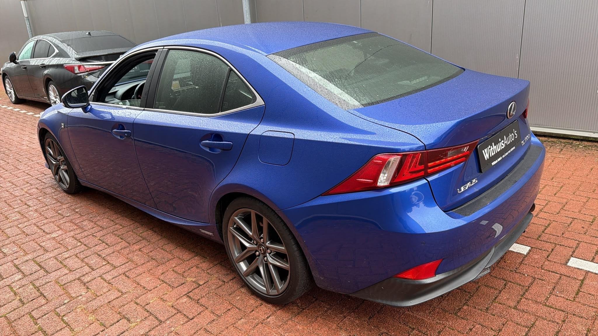 Lexus IS 300h F Sport Line Mark Levinson VOL DEALER ONDERHOU, Automaat, Euro 5, Achterwielaandrijving, Gebruikt