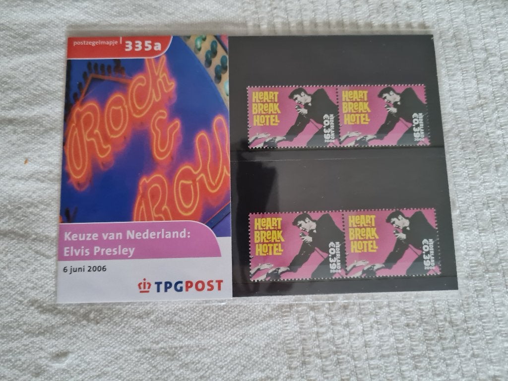 Elvis Presley - Postzegels en CD's super mooi en gaaf., Ophalen of Verzenden, Zo goed als nieuw, Cd of Plaat