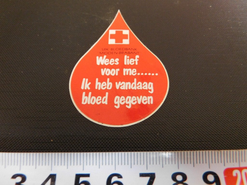 sticker Rode Kruis uw bloedbank Midden Brabant Wees lief, Ophalen, Zo goed als nieuw