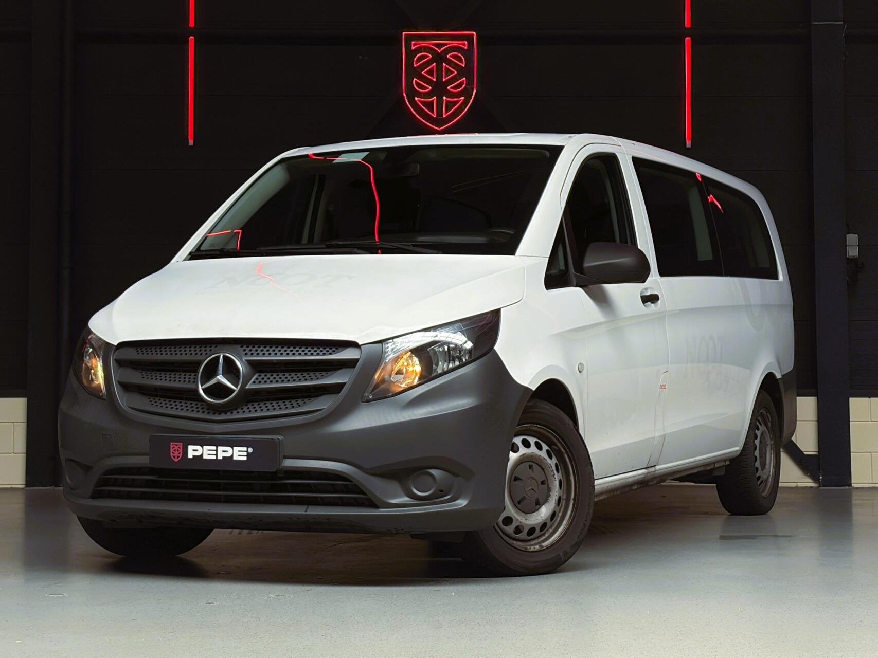 Mercedes Vito Tourer 114 BlueTEC Pro XL |9-PERS.|CRUISE|AIRC, Auto's, Automaat, Gebruikt, 2000 kg, Wit