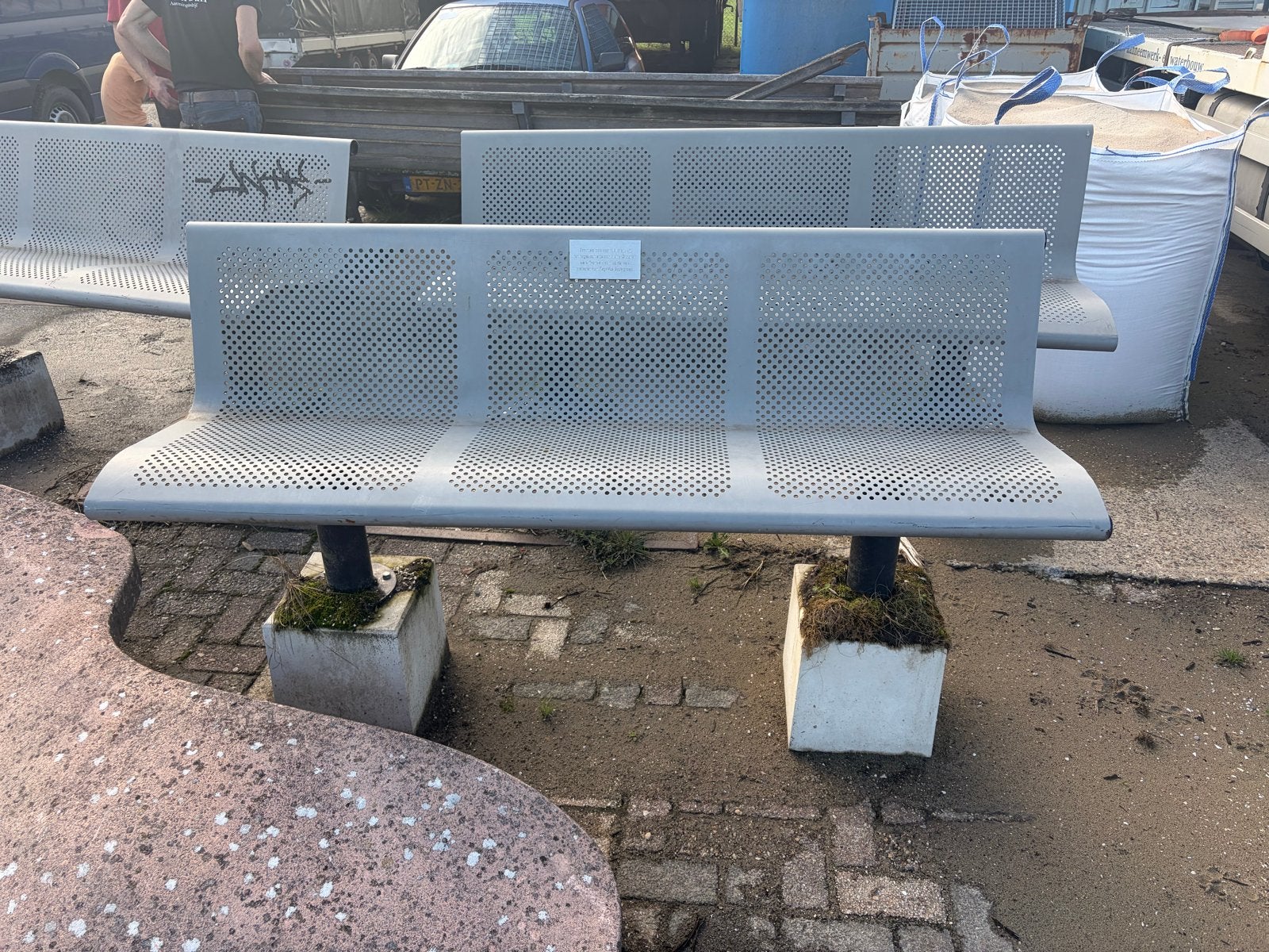 Robuuste metalen bank voor buiten, Tuin en Terras, Ophalen of Verzenden, Gebruikt, Metaal