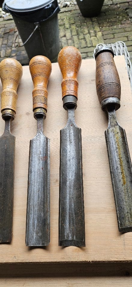 18 stuks Nooitgedagt Bolkop gutsen en beitels meubelmaker, Ophalen of Verzenden