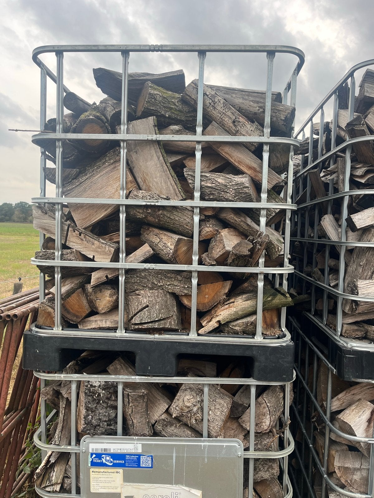 8 kuub haardhout in kisten, 6 m³ of meer, Ophalen, Overige houtsoorten, Blokken