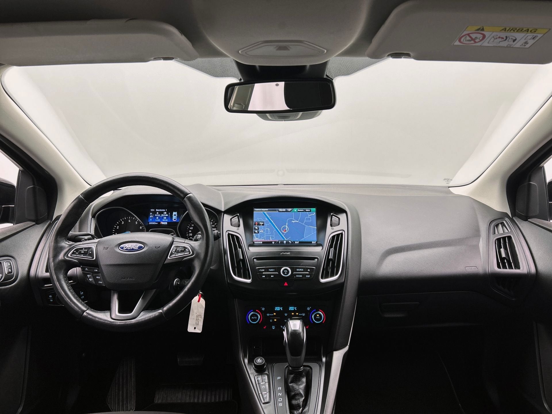 Ford Focus Wagon 1.0 Titanium Automaat | Trekhaak | Stoel/St, Gebruikt, Parkeerassistent, Zwart, 1245 kg