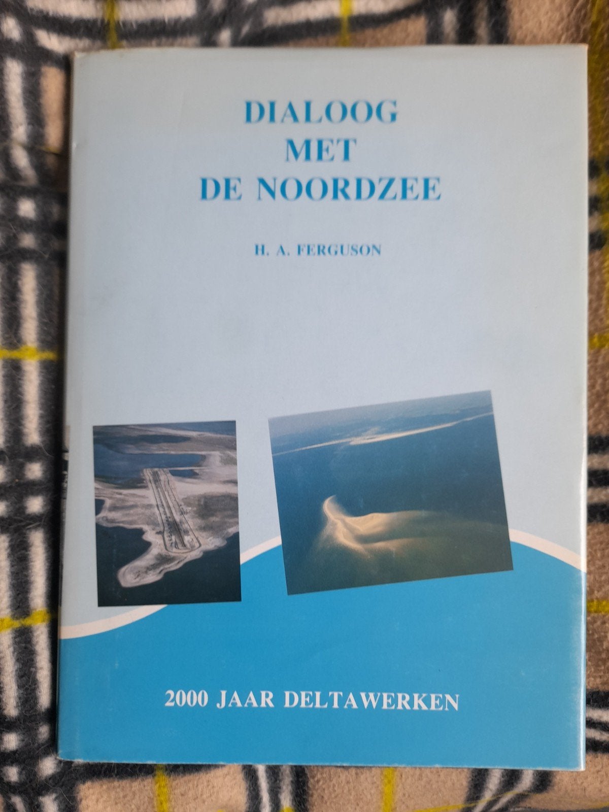 Dialoog met de Noordzee  Ferguson, Boeken, Ophalen of Verzenden, Zo goed als nieuw