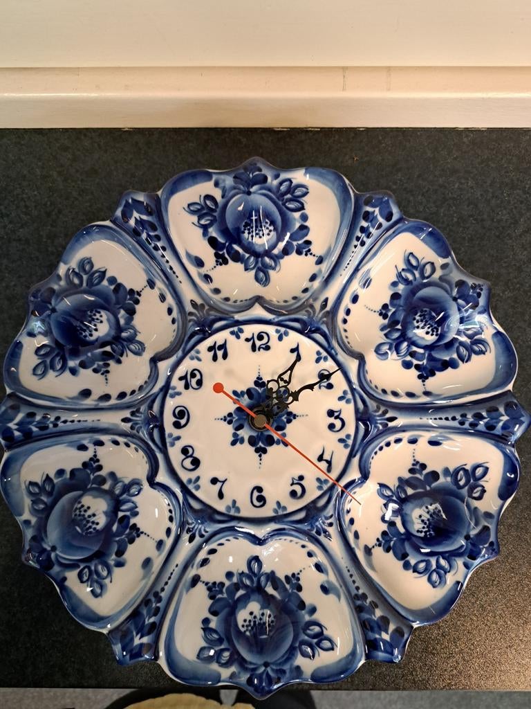 Russische Gzhel handgeschilderde wandklok, Antiek en Kunst, Ophalen of Verzenden