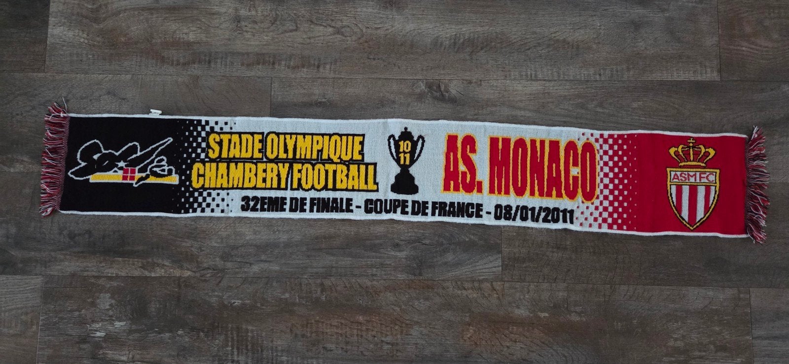 Sjaal Chambery - AS Monaco, Verzamelen, Ophalen of Verzenden, Zo goed als nieuw, Buitenlandse clubs, Vaantje of Sjaal